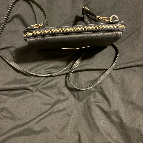 ** Free with Purshase** Clutch - Picture 2 of 2